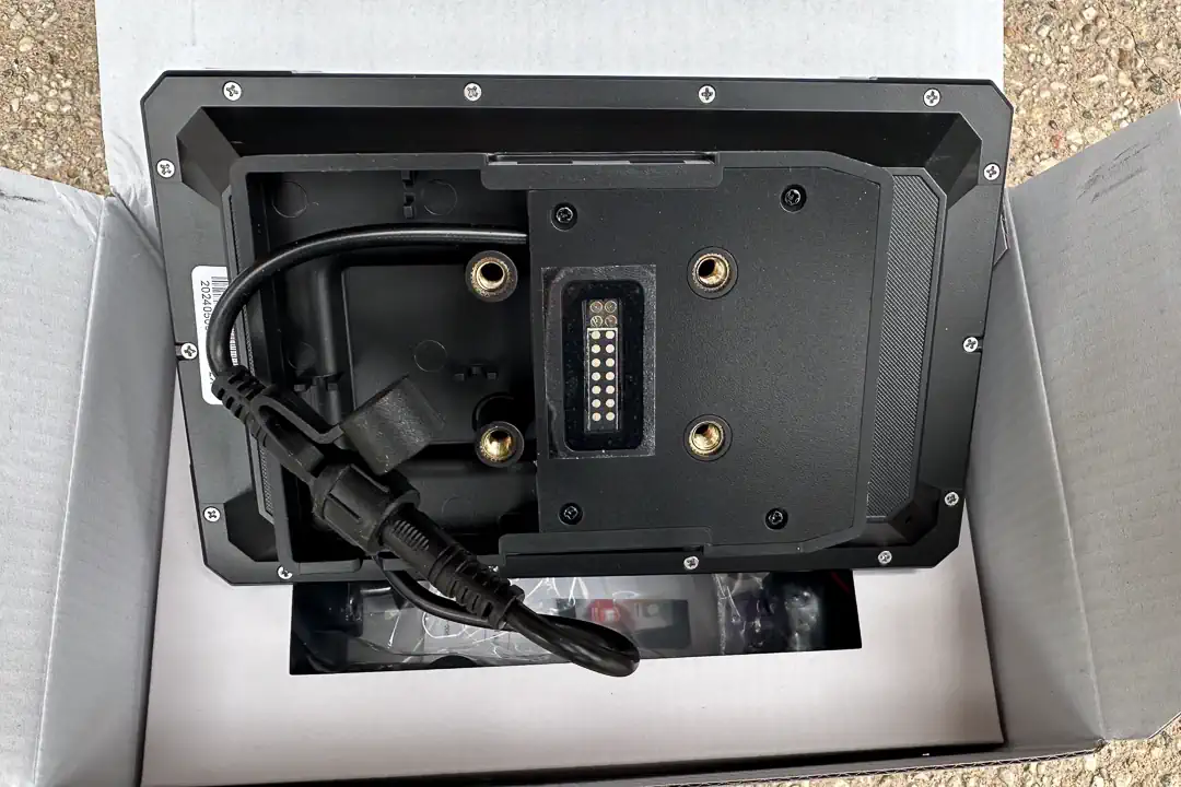 carpuride-w702-review-apple-carplay-android-auto-motorcycle-unit-5